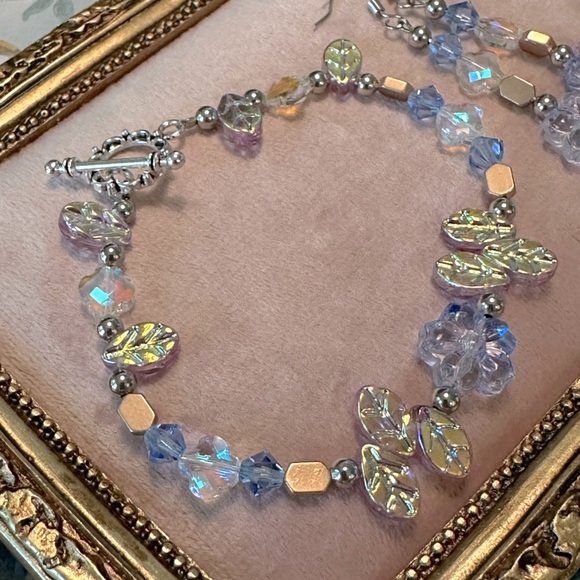 Handmade Earrings & Bracelet Set Floral Design Periwinkle Blue & Purple Flowers - Picture 3 of 11